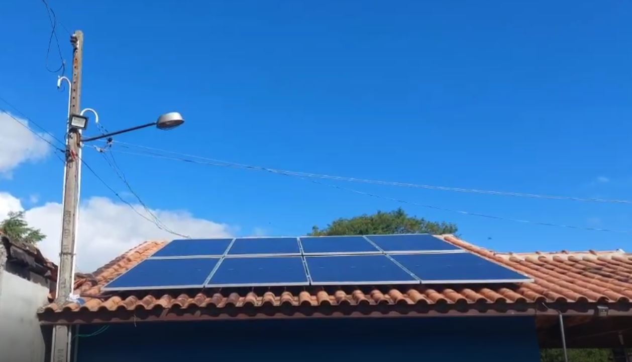 Salesópolis 08 módulos 550W.JPG